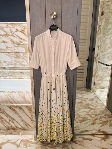 فستان ديور (Dior) صيفي بنقشة الزهور
