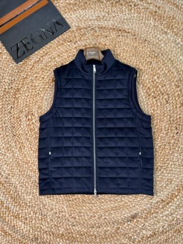 فيست رجالي مبطن فاخر (جليت بدون أكمام) من إرمينيجيلدو زينا (Ermenegildo Zegna)