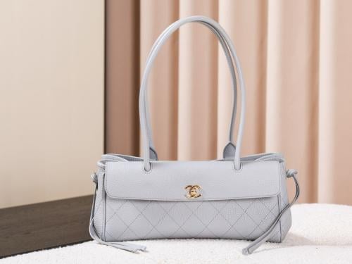 حقيبة كتف شانيل (Chanel) كافيار رمادي فاتح - مقاس...