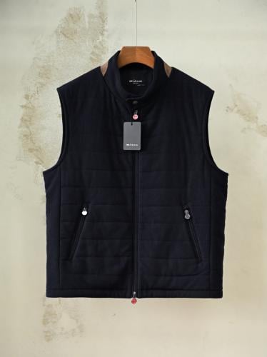 فيست كيتون الرجالي الفاخر من الصوف المبطن (Kiton Quilted Wool Vest)