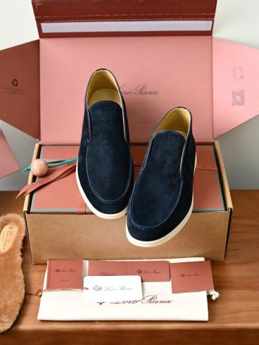 حذاء لورو بيانا الرجالي الشمواه الأيقوني (Loro Piana Open Walk Suede Shoes)
