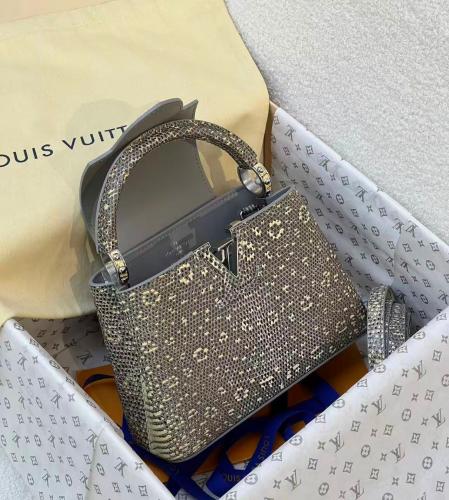 حقيبة "لويس فيتون" (Louis Vuitton) Capucines - إصد...