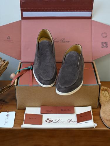 حذاء لورو بيانا الرجالي الشمواه الأيقوني (Loro Piana Open Walk Suede Shoes)