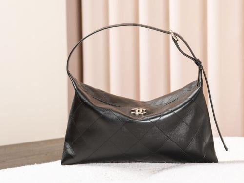 حقيبة كتف شانيل (Chanel) هوبو كلاسيك مبطنة - جلد ط...
