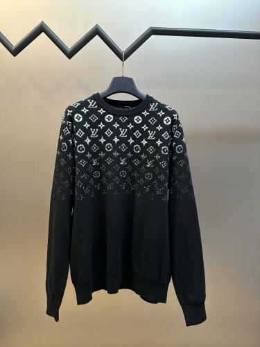 سترة لويس فيتون المتدرجة بشعار المونوجرام (Louis Vuitton Monogram Fade Knit Sweater)