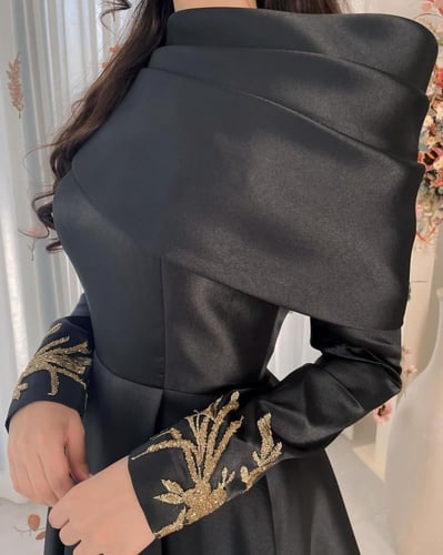 VB016 تفته اسود بتطريز اكمام ذهبي فخم