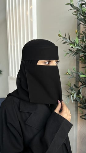 نقابين قصير+ طرحتين ساده