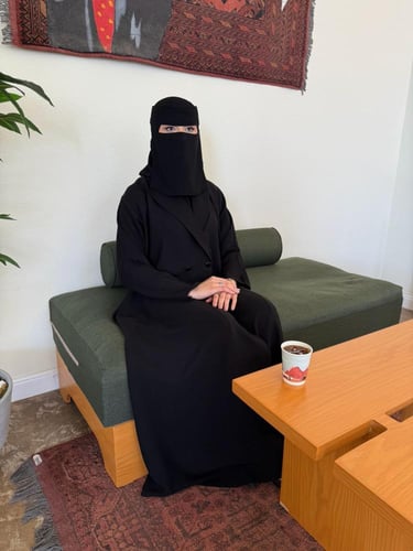 عباية رقم450 + طرحه مجانًا