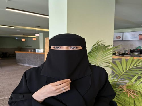 نقاب مشبك حرير+طرحه ربط +طرحه بندانه