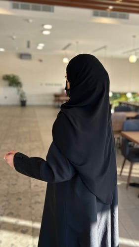 نقاب وسط مايل +طرحه بندانه