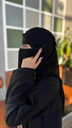 عرض نقابين لاصق +طرحتين ربط