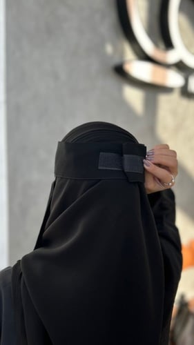 عرض نقابين لاصق +طرحتين ربط