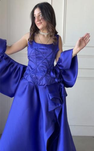 فستان رويال بلو لإطلاله ملكية فخمة للأميرات الصغير...