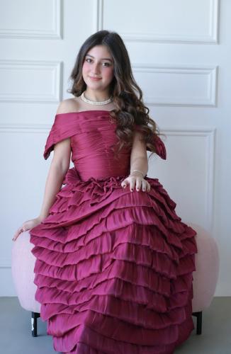 فستان توتارا باللون الاحمر التوتي .. إطلاله مميزه...