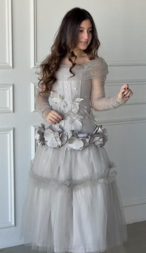 فستان أميرة الضباب لسهرات الشتاء بإطلاله مستوحاه م...