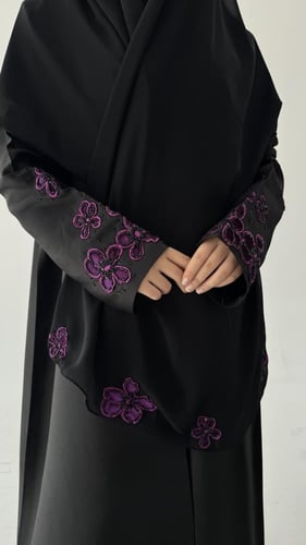 “عباية بتلاء الكلاسيكية” فخامة سوداء بتطريز يدوي و...