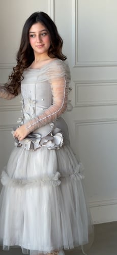 فستان أميرة الضباب لسهرات الشتاء بإطلاله مستوحاه م...