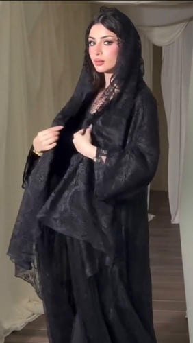 عبايه دانتيل. قصه نص كلوش مع طرحه دانتيل