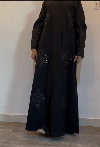 ليالي. قصتها نص كلوش قماش لمار مع اضافه كلفه دانتي...