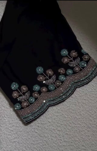 عبايه. شك نص كلوش كريب ملكي. شك ملون مع إضافه شك ع...