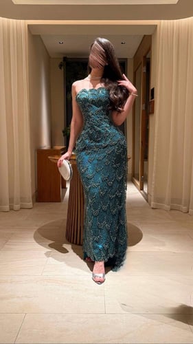 فستان سهرة تل مطرز بالفصوص