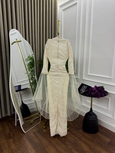 فستان سهره باكمام طويله تل ترتر لولو لونين