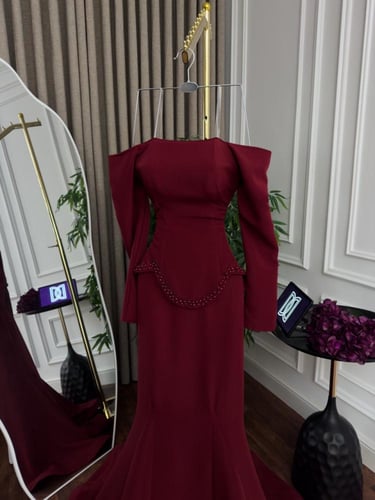 فستان سهرة ناعم باربي بالون الاحمر الداكن