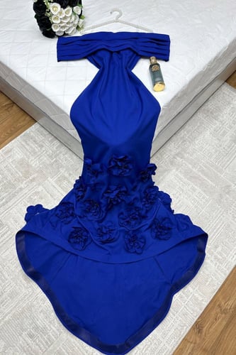 فستان سهرة اوف شولدر مزين بالورد