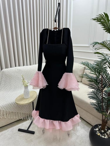 فستان باربي باكمام انييقه