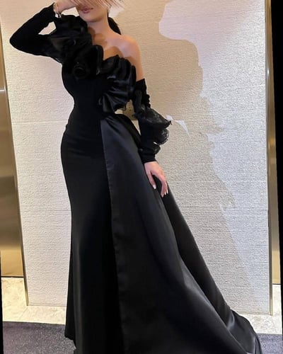 فستان سهرة اسود طويل بذيل