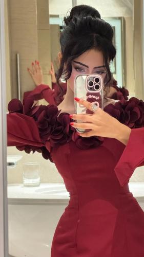 فستان سهرة ناعم بوردة بارزة