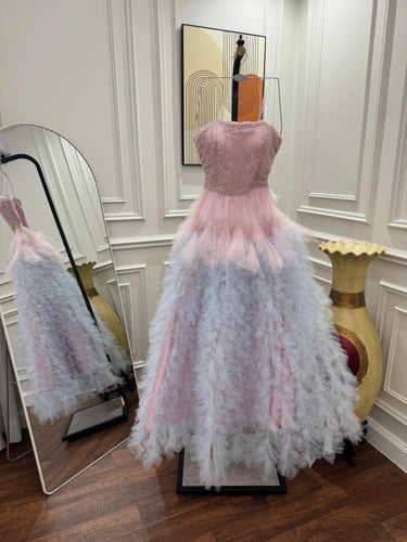 فستان سهرة منقوش