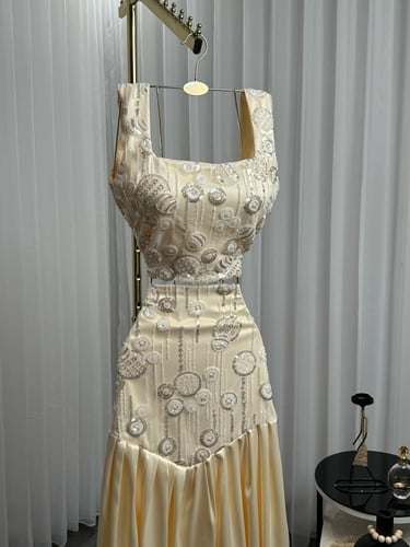 فستان العيد بالون البيج انييق