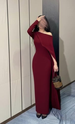 فستان سهرة ناعم بالون البرغندي