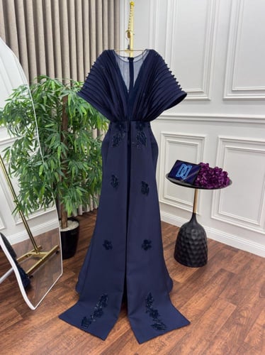 فستان سهره ميكادو بالون الكحلي تطريز ذيل طويل