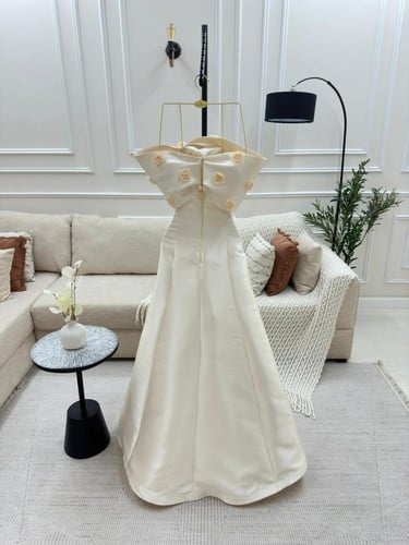 فستان سهره طويل ورد بارز