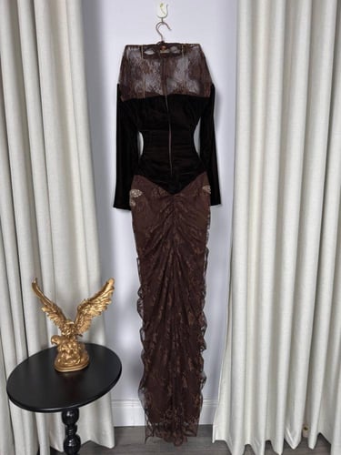 فستان سهرة ناعم دانتيل مخمل تطريز يدي في الخصر