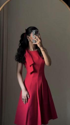 فستان ناعم باربي بالون الأحمر