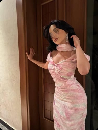 فستان سهره ناعم سكريمي كسرات بلوسيه