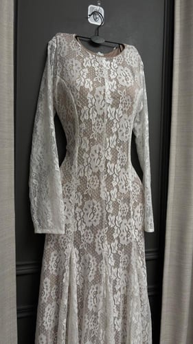 فستان ناعم دانتيل باكمام