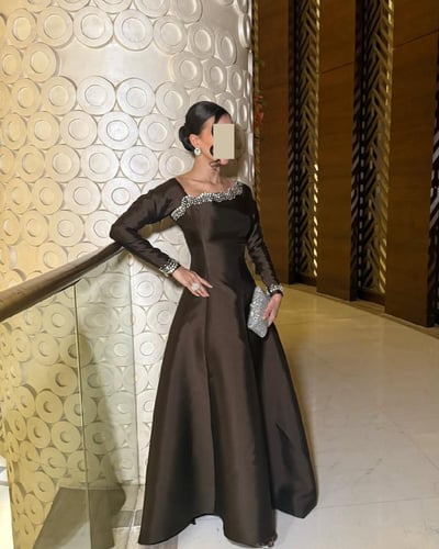 فستان سهره تطريز يدوي بلون البني تصميم ملكي