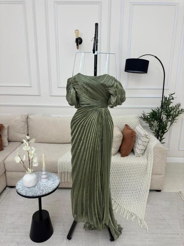 فستان زيتي غامق ملكي