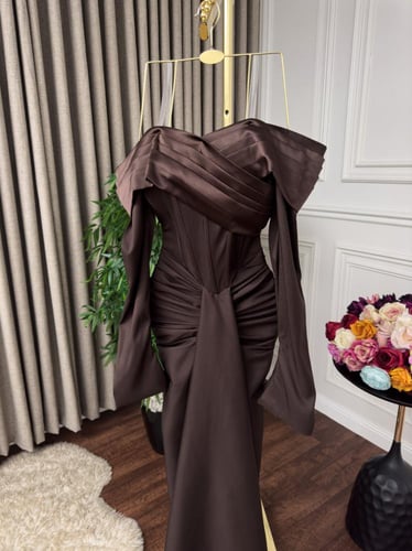 فستان سهره ناعم باكمام مفتوحه