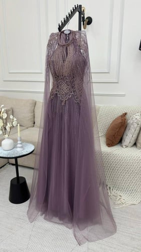 فستان سهرة طويل انيق