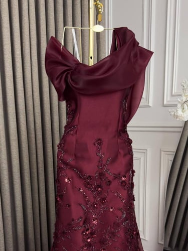 فستان شك خرز بذيل طويل