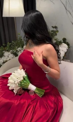 فستان احمر مميز
