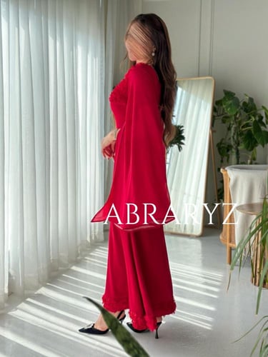 فستان احمر ناعم بورد بأكمام شيفون