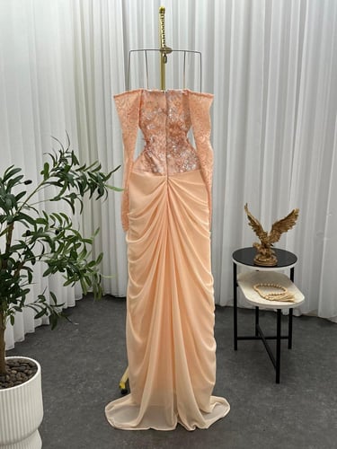 فستان سهره راقي باكمام دانتيل