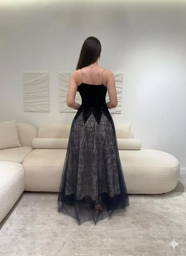 فستان سهرة جوخ مخمل كحلي غامق كلوش