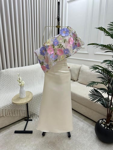 فستان ناعم للعيد ورود تطريز يدوي